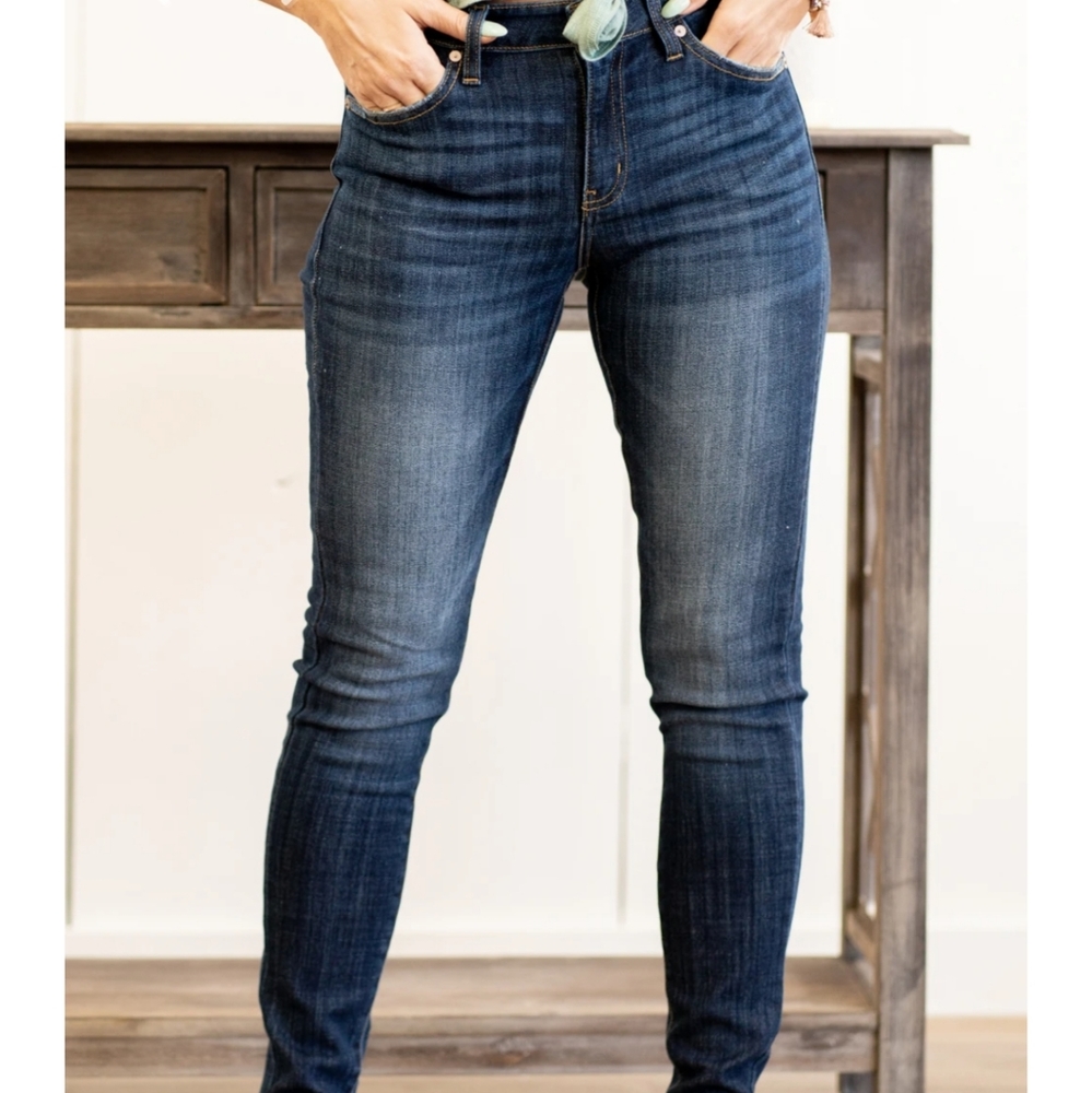 KanCan MidRise Skinny Jean